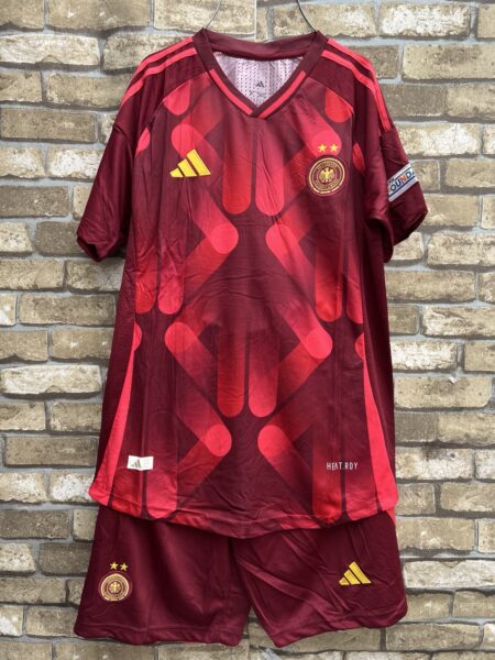 Uniforme Alemania Vino